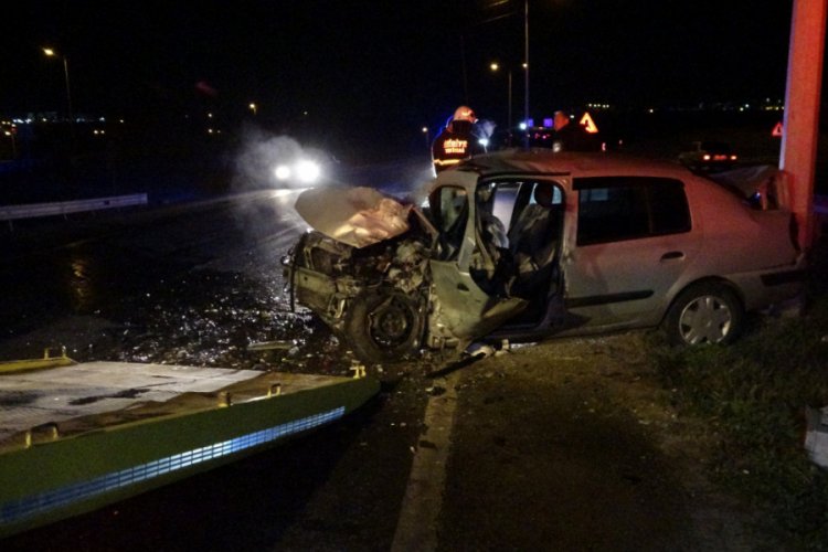 Ters y&ouml;nden giden ara&ccedil; kazaya neden oldu
