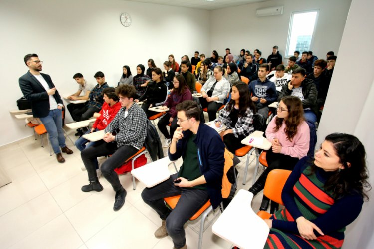 Bursa'da gen&ccedil;lere "Geleceğim Mesleğim" temasında eğitim programı