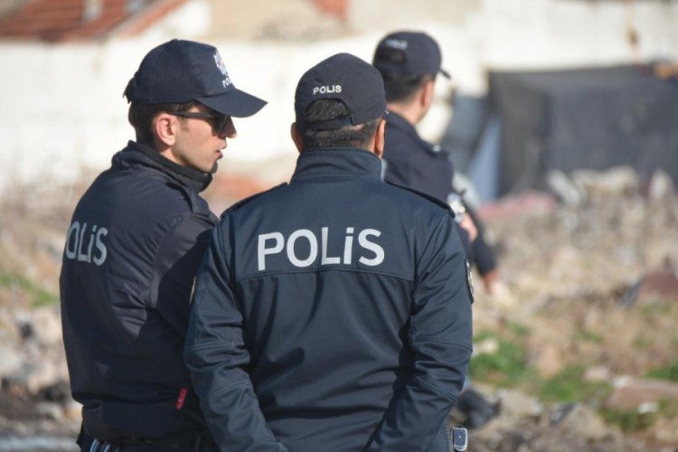 Polisten iki ailenin &ccedil;atıştığı mahallede g&uuml;venlik &ouml;nlemi