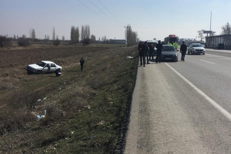 Husumetlisini otomobiline &ccedil;arpıp, t&uuml;fekle &ouml;ld&uuml;rd&uuml;