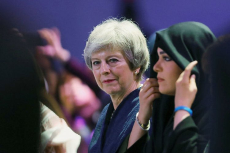 Theresa May'den kadınlara tavsiye