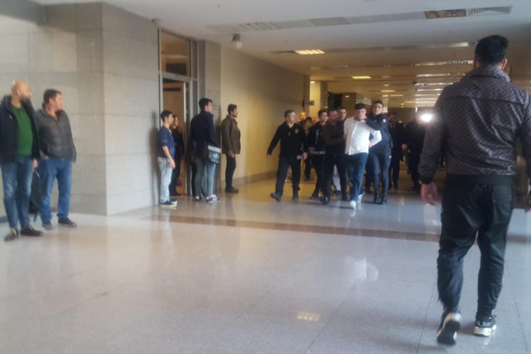 18 yıl cezayı duyunca adliyeden ka&ccedil;maya &ccedil;alıştı