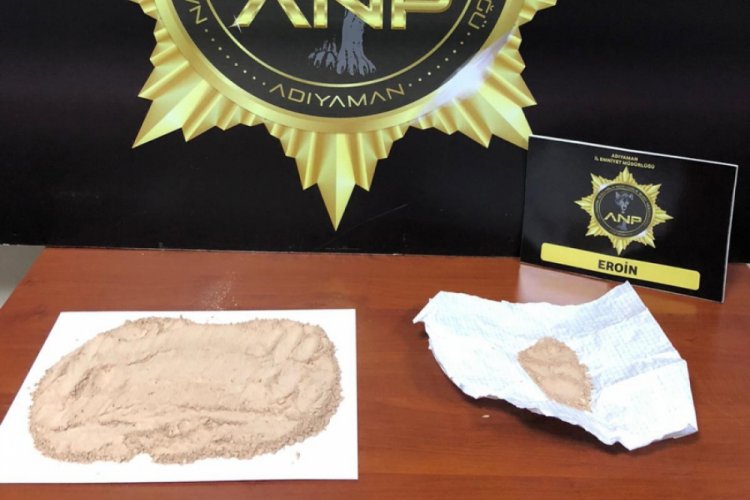Adıyaman'da durdurulan otomobilde eroin ele ge&ccedil;irildi
