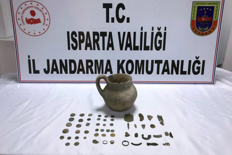 Isparta'da 58 par&ccedil;a tarihi eser ele ge&ccedil;irildi; 3 g&ouml;zaltı