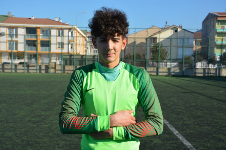 Bursa Gemlik Belediyespor'un gen&ccedil; file bek&ccedil;isi Bursaspor'da