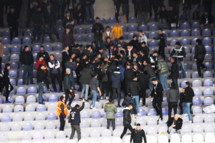 Polise kavgalı doğum g&uuml;n&uuml; s&uuml;rprizi!