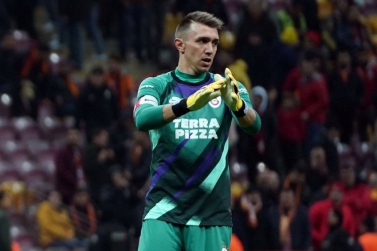 Derbinin en deneyimlisi muslera