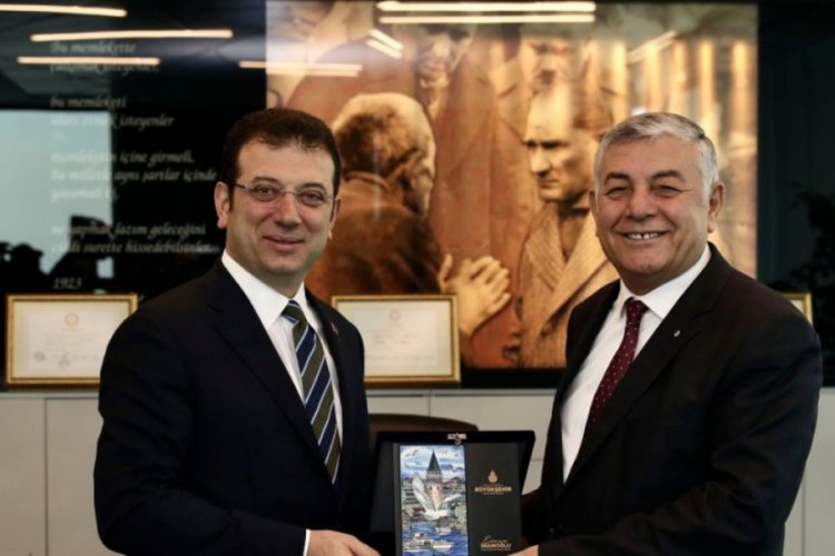 İmamoğlu: İlk mazbatayı saklıyorum, ikisi yan yana asılı