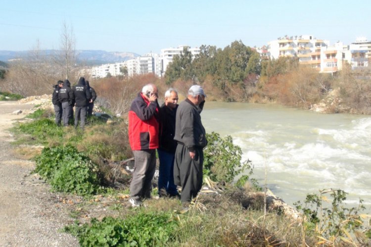 G&ouml;ksu Irmağı'na atlayan site bek&ccedil;isinin cesedi bulundu