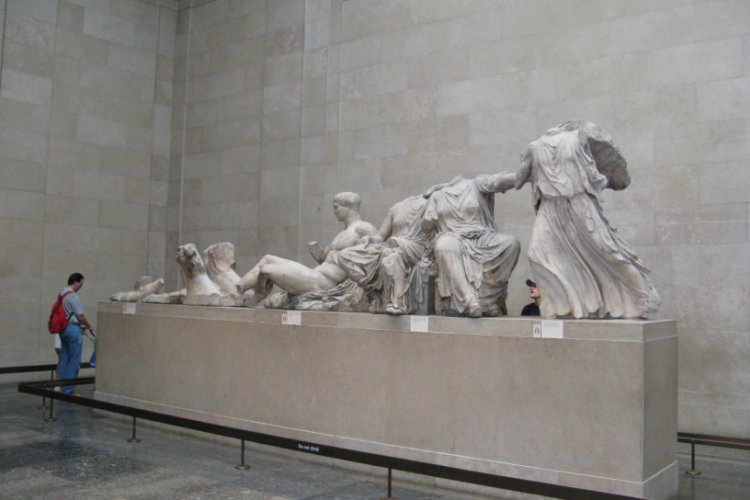 İngiltere, Parthenon heykellerini Yunanistan'a vermemekte kararlı