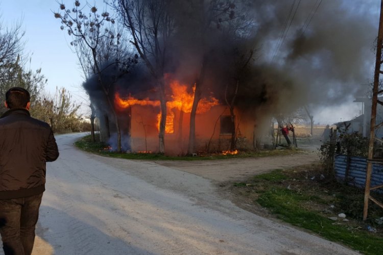 Elektrik kontağından yangın &ccedil;ıktı