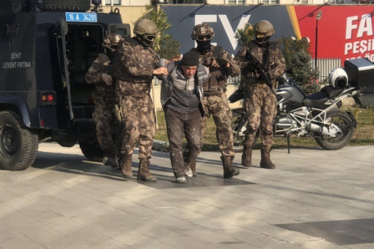 Bursa'da yakalanan DEAŞ'lı y&ouml;neticinin eşi ve oğlu da g&ouml;zaltına alındı