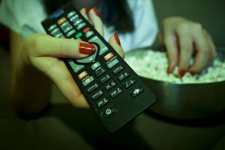 'Televizyon karşısında miskinlik' kadınların kalp sağlığı i&ccedil;in tehlikeli!