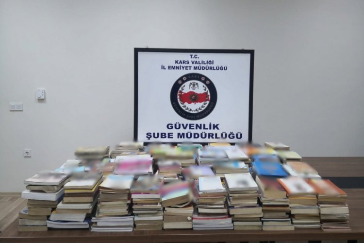 Y&uuml;zlerce bandrols&uuml;z kitap yakalandı