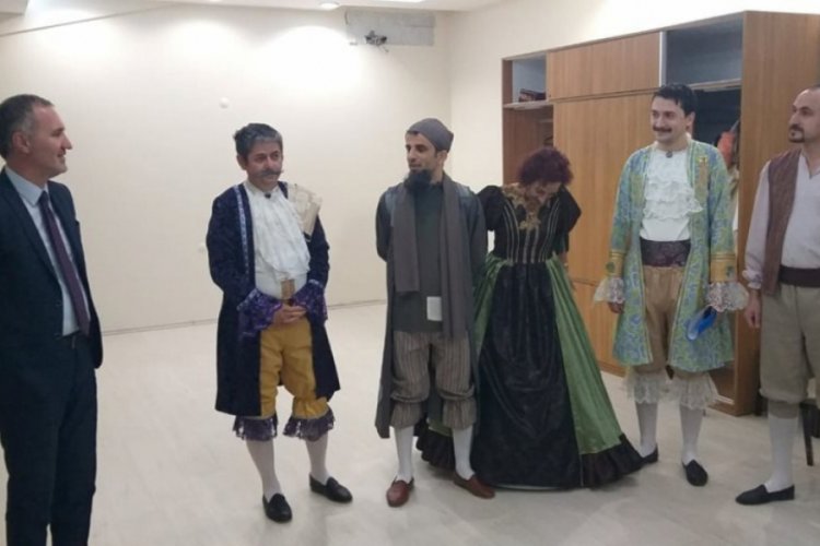 Moliere'in 'Cimri'si Bursalıları kahkahaya boğdu