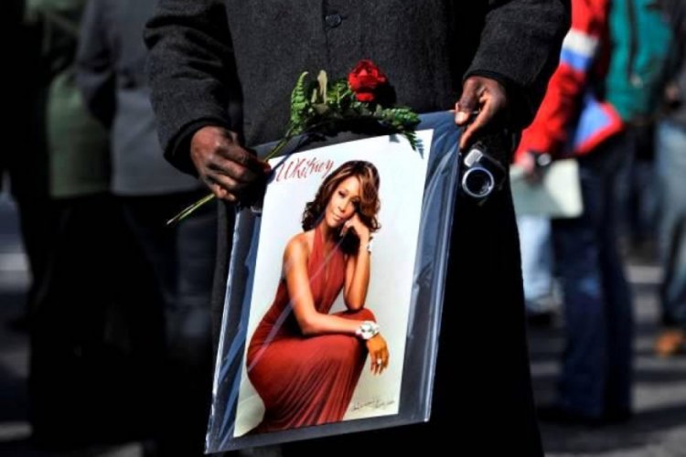 Whitney Houston'un hologramı, konser turnesine &ccedil;ıkıyor