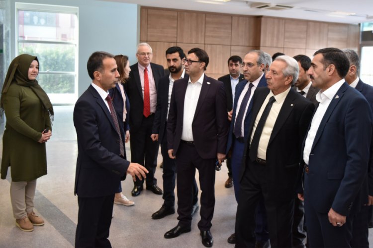 Bursa Ticaret ve Sanayi Odası Başkanı Burkay: "Doğubayazıt ile kardeşlik k&ouml;pr&uuml;m&uuml;z&uuml; g&uuml;&ccedil;lendiriyoruz"