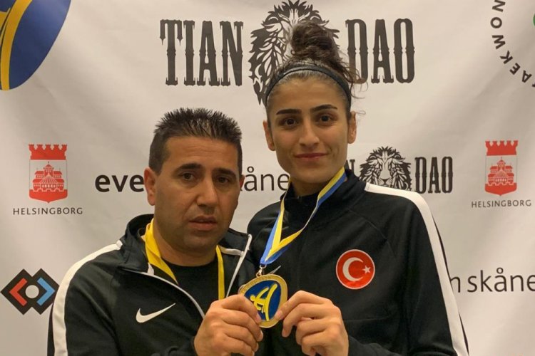 Hatice K&uuml;bra'dan altın madalya