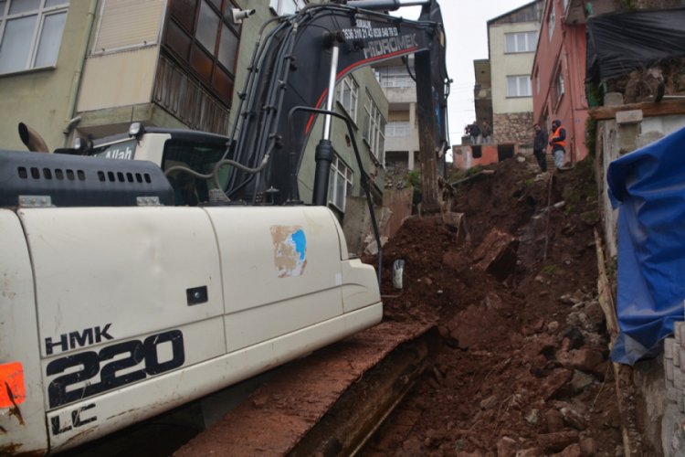 2 yıllık istinat duvarı sorunu &ccedil;&ouml;z&uuml;l&uuml;yor