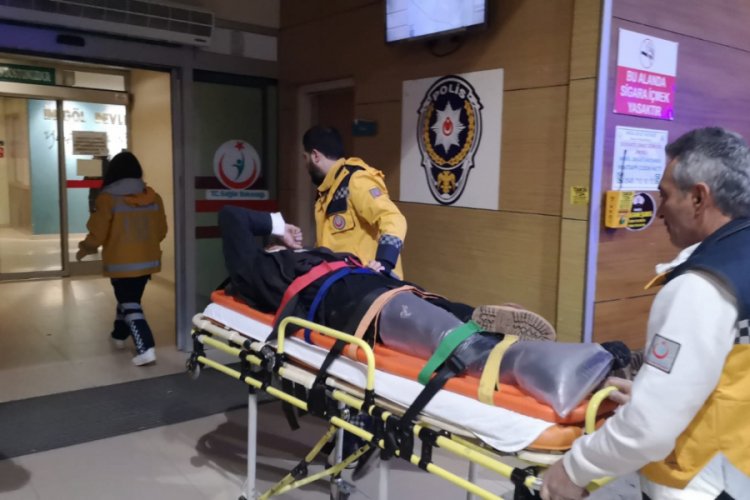Bursa'da otomobilin &ccedil;arptığı bisikletli, ağır yaralandı