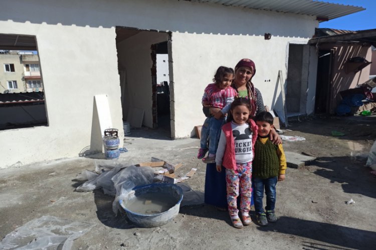 4 &ccedil;ocuğuyla sıcak yuvasına kavuşmayı bekliyor