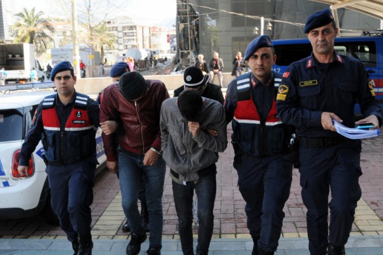 Seradan 10 ton muz &ccedil;alan 3 kişi yakalandı