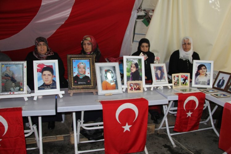 HDP &ouml;n&uuml;ndeki ailelerin evlat n&ouml;beti 174'&uuml;nc&uuml; g&uuml;n&uuml;nde