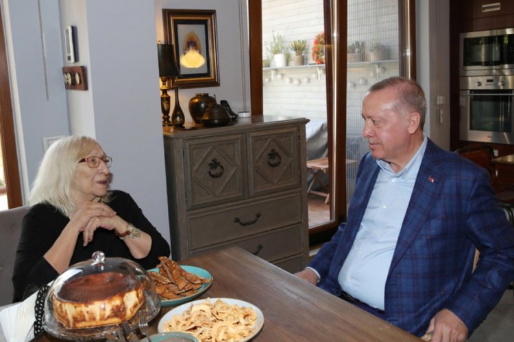 Cumhurbaşkanı Erdoğan yazar Alev Alatlı'yı ziyaret etti