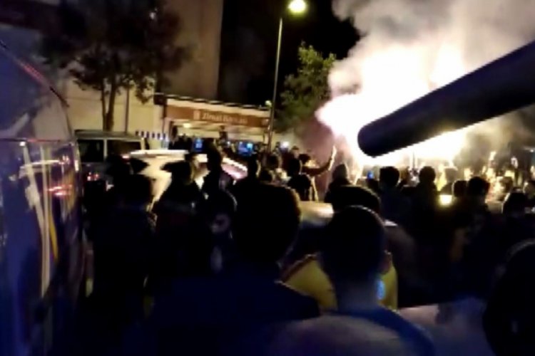 Şanlıurfa'da taraftarlar birbirine girdi