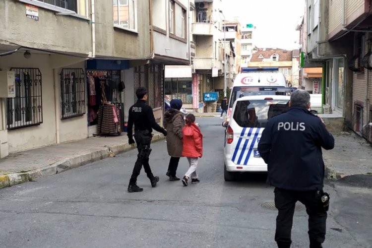 Mutfaktan aldığı bı&ccedil;akla kocasını bı&ccedil;akladı