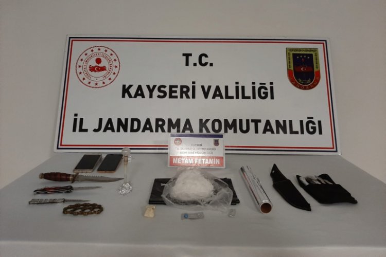 Jandarmadan uyuşturucu tacirlerine g&ouml;zaltı