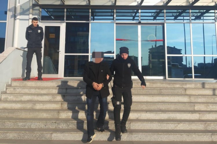 Eşini darp edip, başının yanından silahla ateş eden ş&uuml;pheli tutuklandı