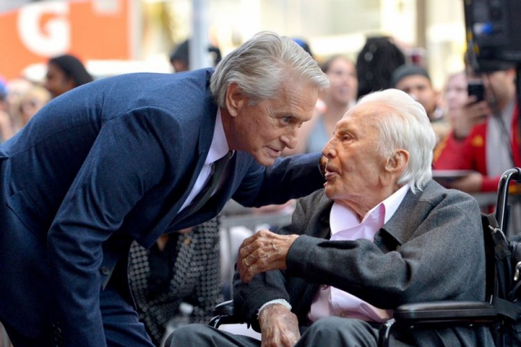 Kirk Douglas 61 milyon dolarlık servetini oğluna bırakmadı