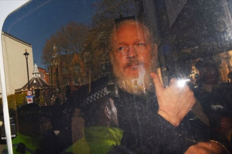 WikiLeaks'in kurucusu Assange hakim karşısında