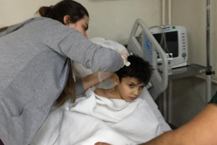 Havuza d&uuml;şen &ccedil;ocuk, jandarmanın ilk yardımıyla kurtarıldı