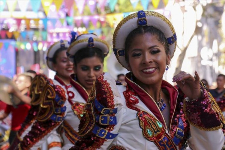 Buenos Aires'i şubat ayında karnavallar s&uuml;sledi