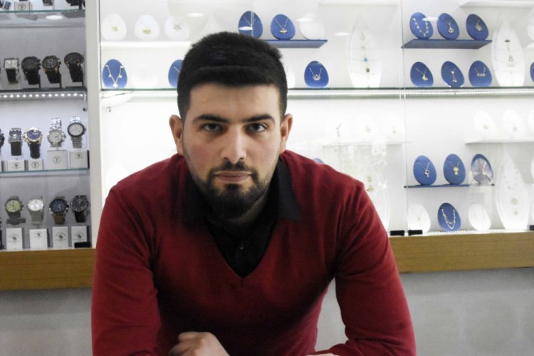 Kuyumcu &ccedil;alışanı: Kafama silah dayayıp, rehin aldılar