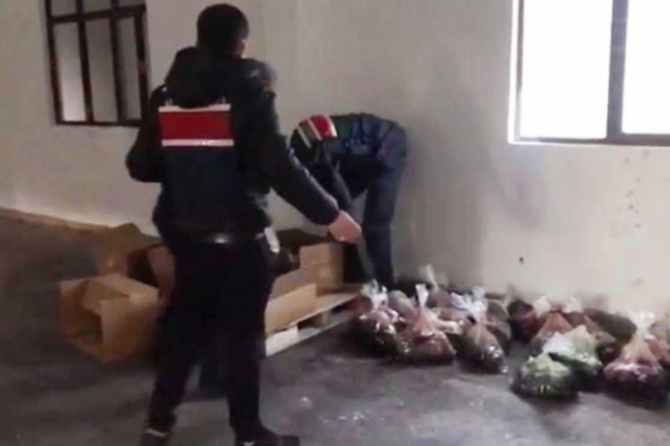 Kocaeli'de 5 ton 700 kilo ka&ccedil;ak t&uuml;t&uuml;n ele ge&ccedil;irildi