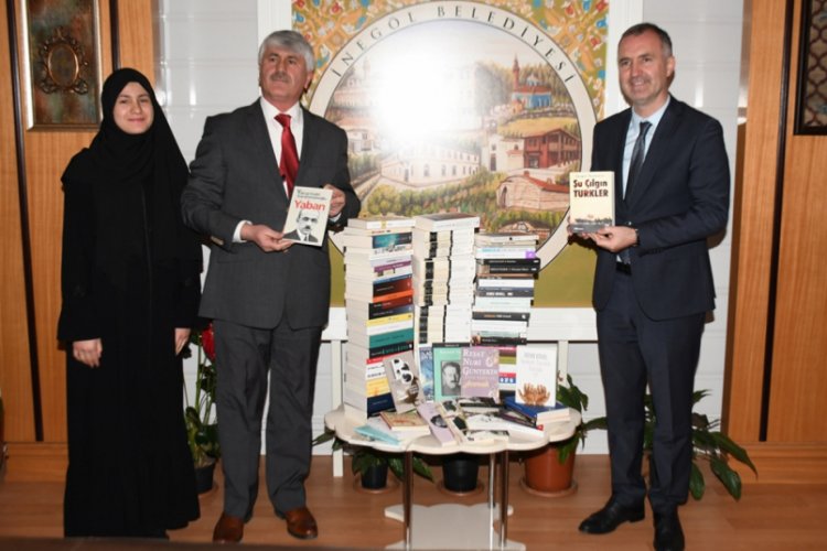 Bursa'da 'Kitap Kulesi' talihlisine teslim edildi
