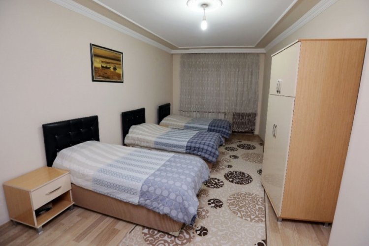 Van b&uuml;y&uuml;kşehir misafirhanesini depremzedelere a&ccedil;tı