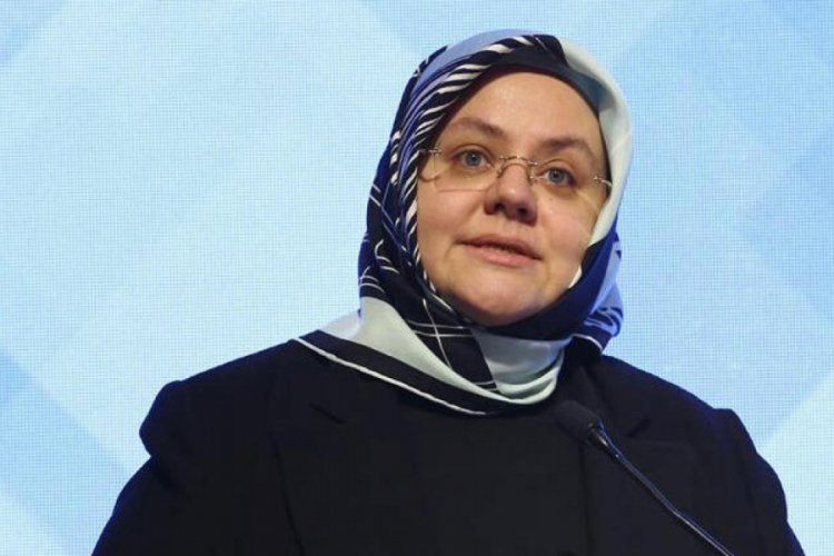 Bakan Sel&ccedil;uk: Depremden etkilenen Vanlılar i&ccedil;in kaynak aktardık
