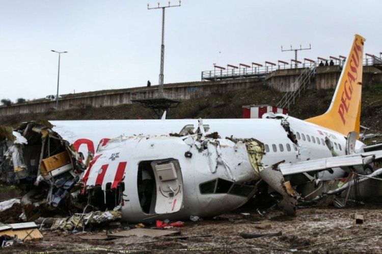 U&ccedil;ak kazasından yaralı kurtulan yolcu: &Uuml;zerimizde '&Ouml;l&uuml;' ibareli etiket takıldı