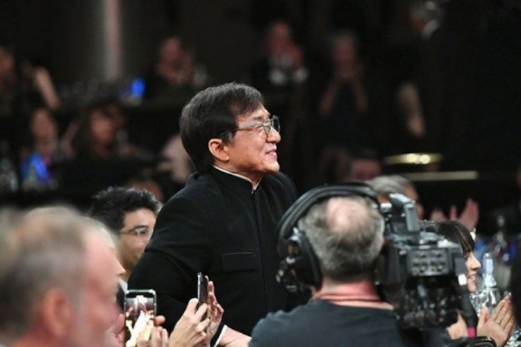 Jackie Chan karantinaya alındı iddiası