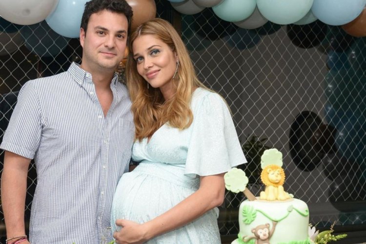 &Uuml;nl&uuml; model Ana Beatriz Barros'un ikinci bebeği d&uuml;nyaya geldi