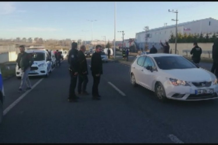 Otomobilin &ccedil;arptığı kadın hayatını kaybetti