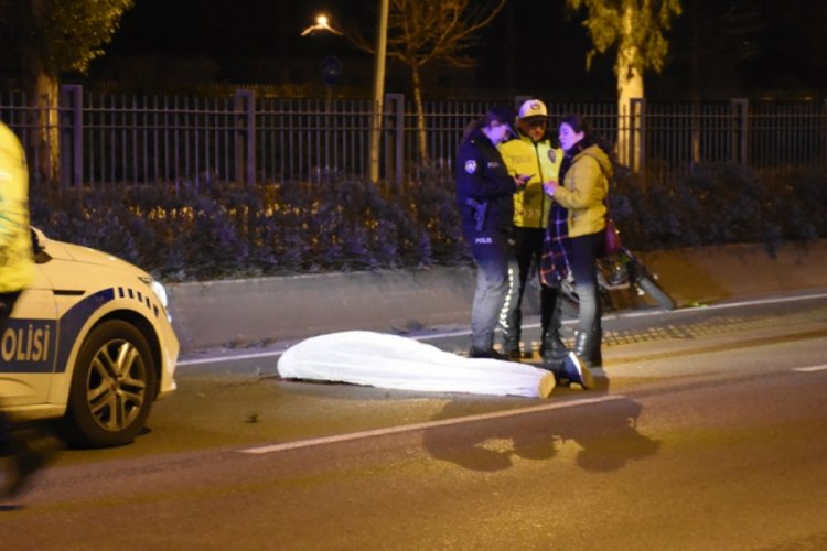 Ref&uuml;je &ccedil;arpan motosikletli &ouml;ld&uuml;