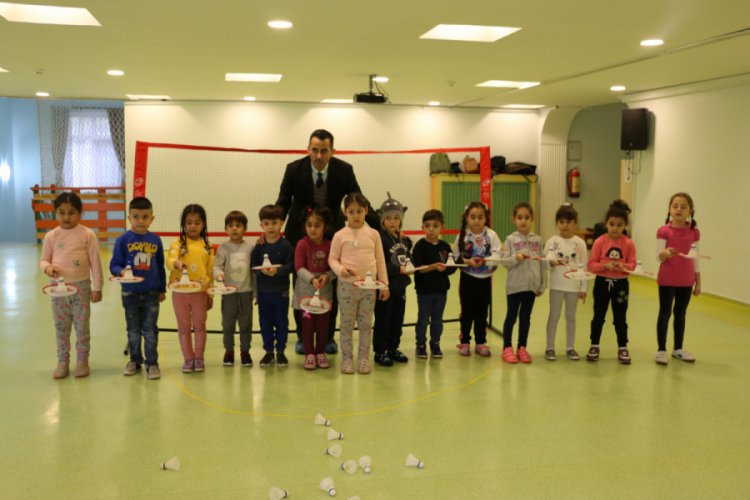 '81 İlde 81 Anaokulu' projesi ile &ccedil;ocuklar badmintonla tanıştı