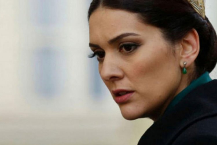 Berg&uuml;zar Korel: Şu halimle sana bedduanın en b&uuml;y&uuml;ğ&uuml;n&uuml; ediyorum!