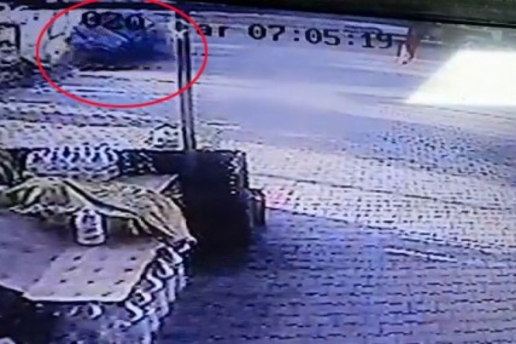 E-5 karayoluda makas atan s&uuml;r&uuml;c&uuml; dehşet sa&ccedil;tı
