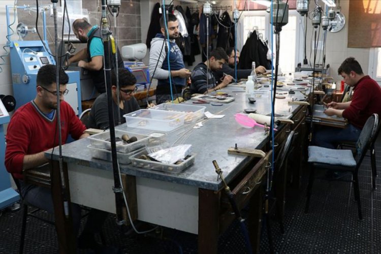 &Ccedil;&ouml;pe karışan altın tozları ekonomiye kazandırılıyor